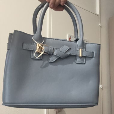 Blaue Handtasche