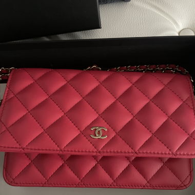 Chanel wallet on cain mini 
