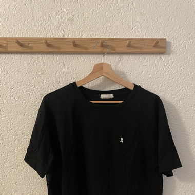 2 T-shirts 
