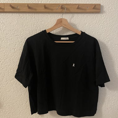 2 T-shirts 
