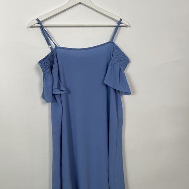 Blaues Cold-Shoulder-Top