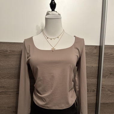 brown top