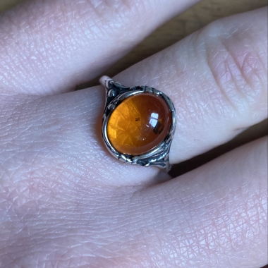 Silberner Ring mit Stein