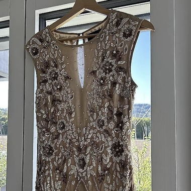 Abendkleid mit Pailletten