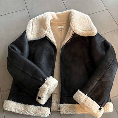 MNG Teddyjacke schwarz-creme