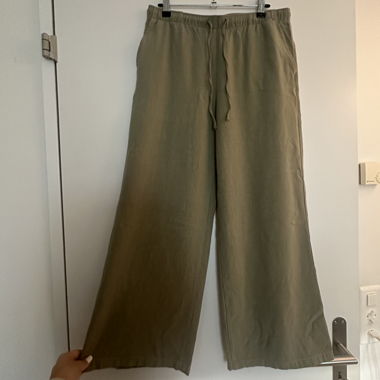 Stradivarius fliessende Hose mit Leinen (von 2025)
