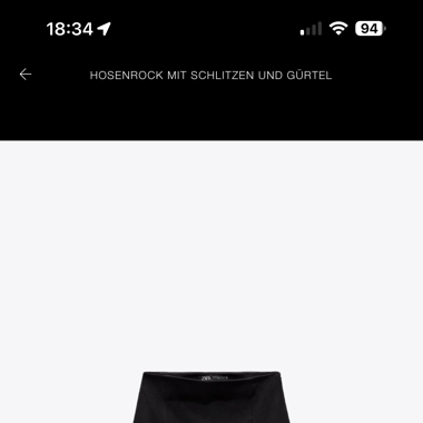 Schwarzer Hosenrock mit Schlitzen