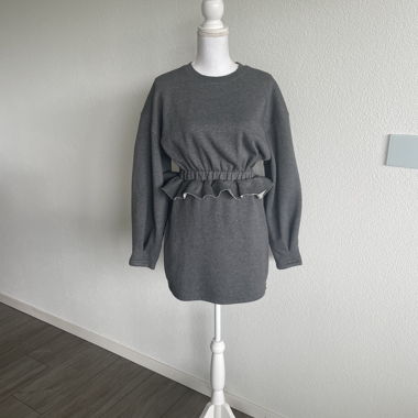 Grey fitted sweatshirt dress with ruffle