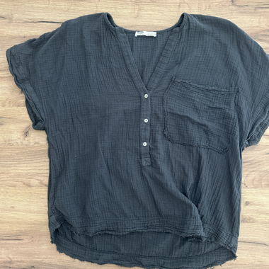 Dunkelgraues Voile-Button-Bluse