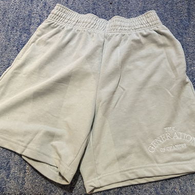 Graue Sweat-Shorts