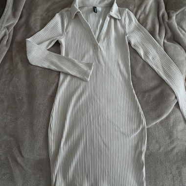 enges Stoffkleid 