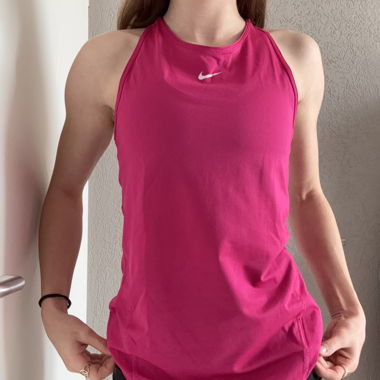Top sportivo rosa