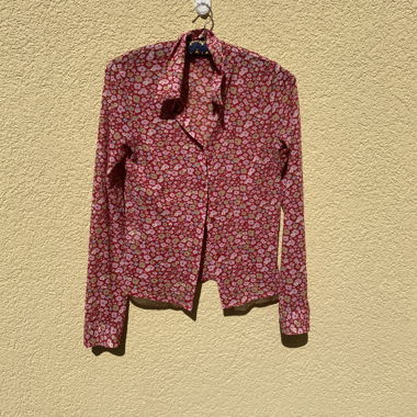Red flower top
