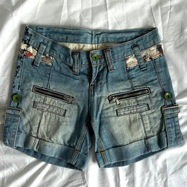 “Paradigma” floral utility denim shorts