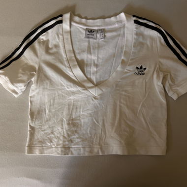T-shirt Adidas à encolure en V