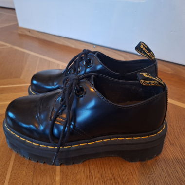 Dr. Martens holly in pelle verniciata