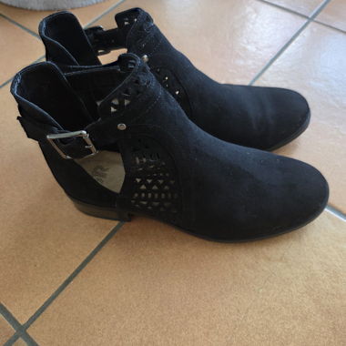 Bottines noires ajourées 