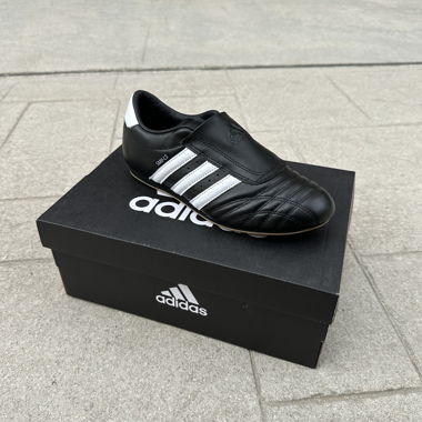 Taekwondo - low sneakers - core black/white