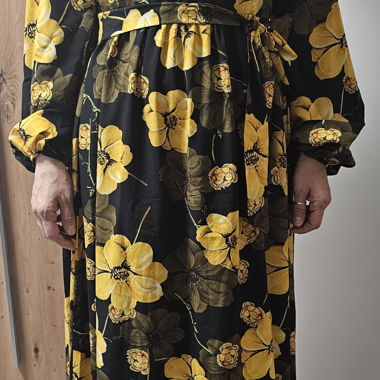 Abito maxi floreale nero/giallo