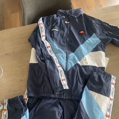 Ellesse Trainer, Traininganzug