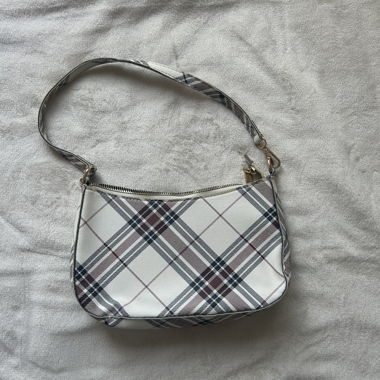 Piccola borsa a tracolla a quadri