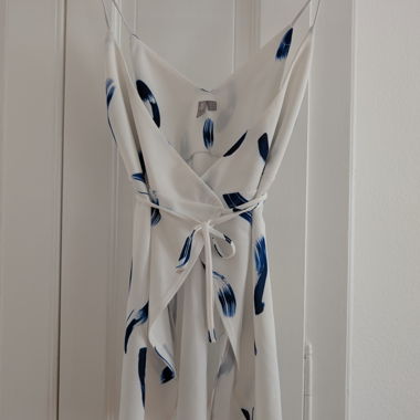 Robe cache-coeur ASOS