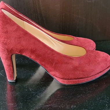 Bordeaux Fox Velvet Platform Pumps