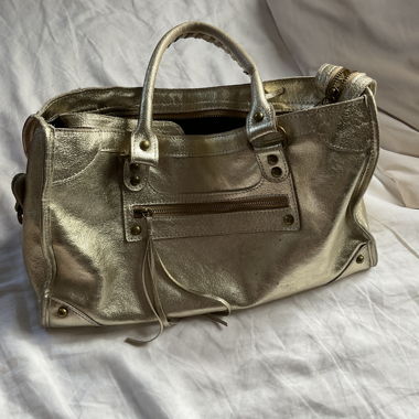 Golden city bag