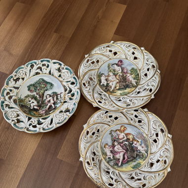 Piatti decorativi Capidimonte