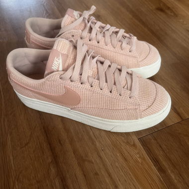 Nike Shoes 40.5