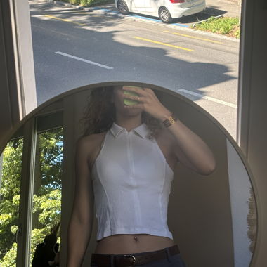 White tanktop with zipper