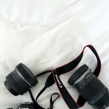 Fotokamera EOS R50 Kit RF-S 18-150 IS Schwarz