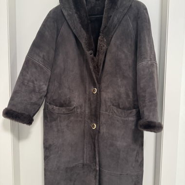 Calore e Comfort: Montone Shearling Grigio Scuro