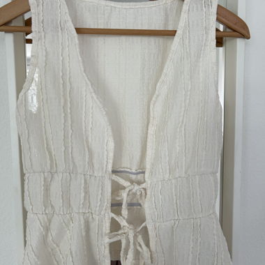 White lace tie-front vest top obertail schnuren