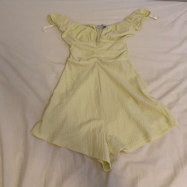 Combinaison jaune d'été