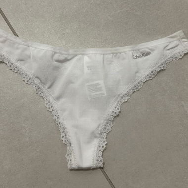 Set di due perizoma bianchi CK & Intimissimi