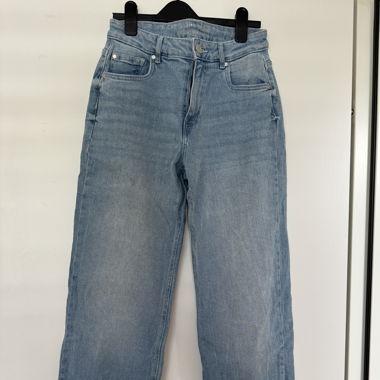Straight Jeans