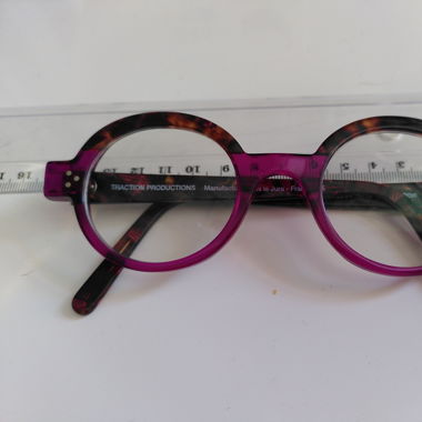 Occhiali con montatura di design
