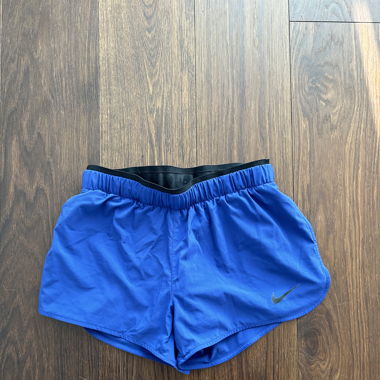 Kurze Sporthose