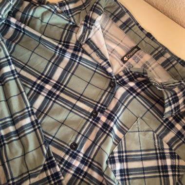 Haut court à taille dévoilée