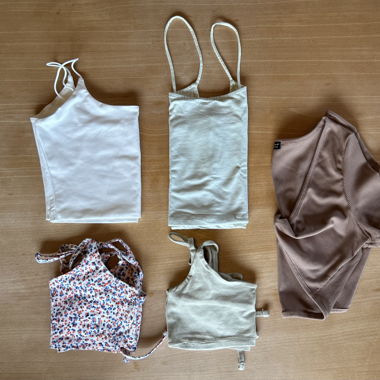 Lot de 5 hauts (crop top, top, t-shirt à noeud)