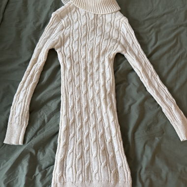Weisses Strickkleid