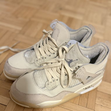 NIKE JORDAN 4