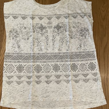 Ärmelloses Shirt mit Ethno-Muster