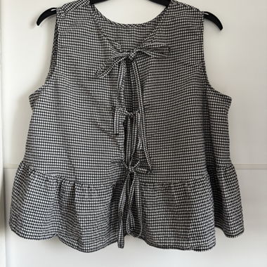 Sleeveless blouse