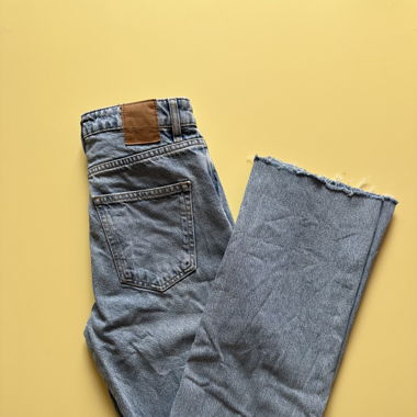 Hellblaue Jeans