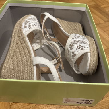 Sandali bianchi con zeppa