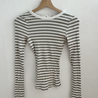T-shirt a maniche lunghe a righe