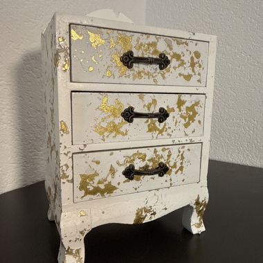 Kleine Kommode mit 3 Schubladen, weiss-gold