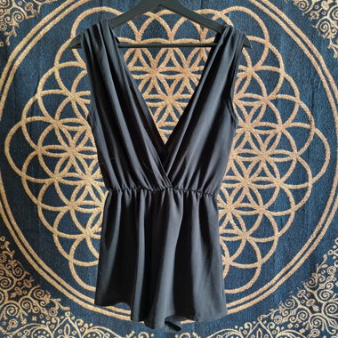Combi-short noire sans manches à encolure V